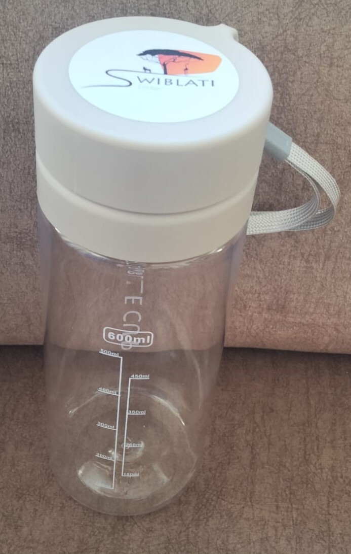 NUESTRA TIENDA / BOTELLA DE PLÁSTICO 600 ml