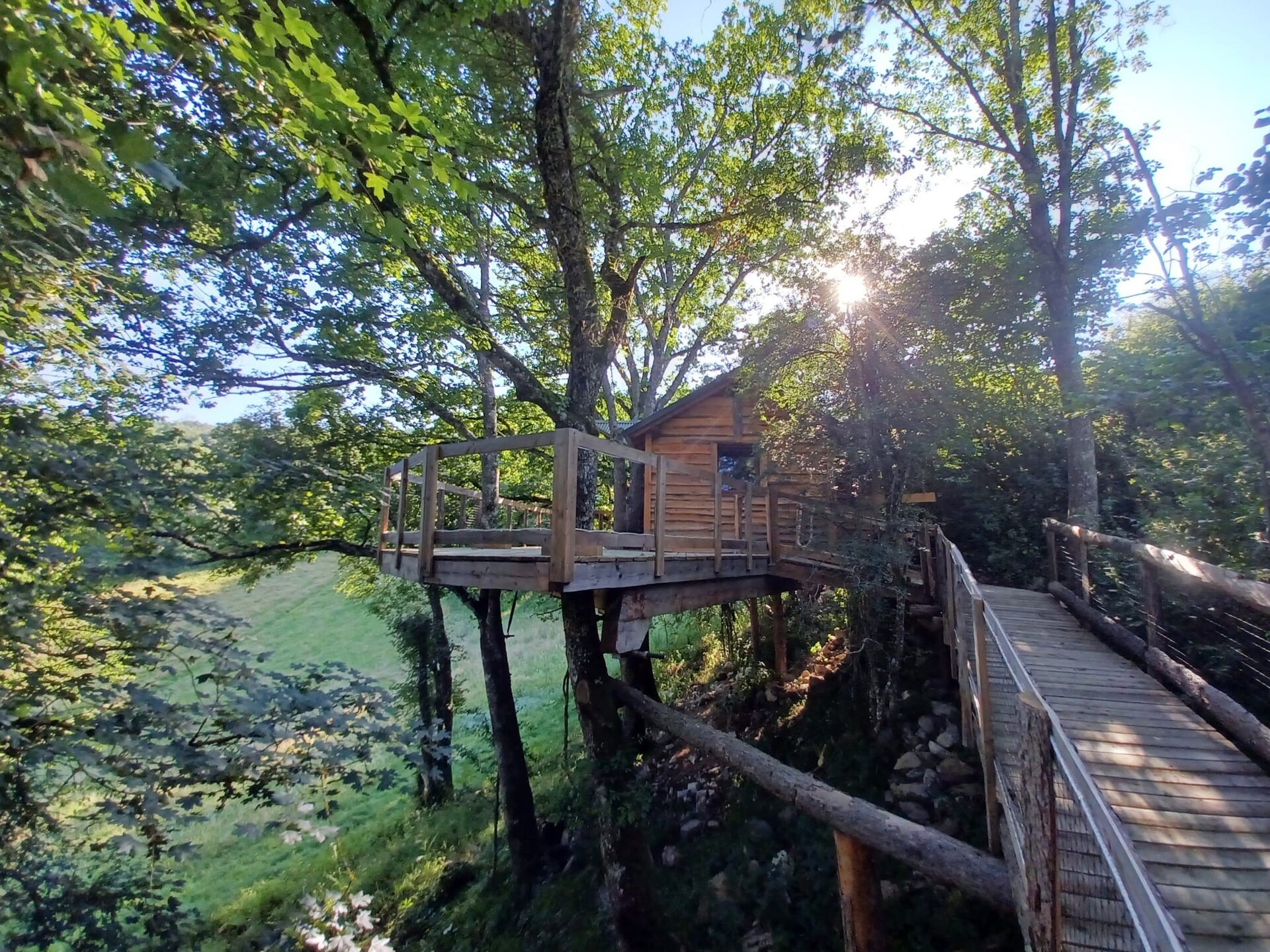REGALA UNA EXPERIENCIA EN CABAÑA ARPEA, TXANTTALAN, PETTUBERRO O ARLEKIA (2 NOCHES). 