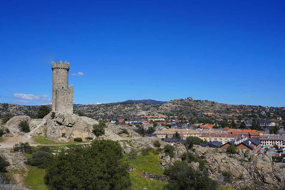 Paseo por la Torre de los Lodones