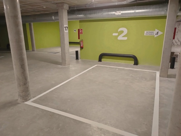 PARKING 24h > MOTORBIKE